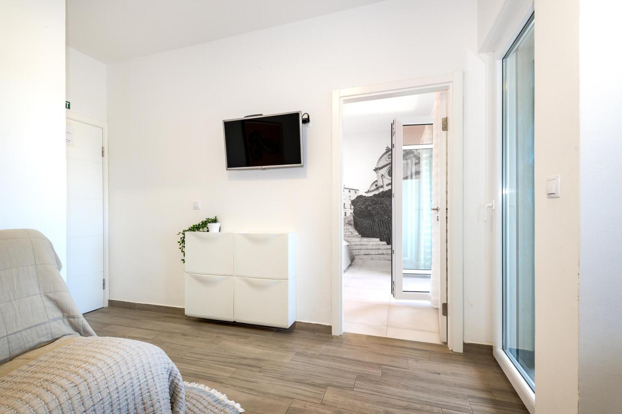 Ojra New Apartment With Seaview ชิเบนิก ภายนอก รูปภาพ